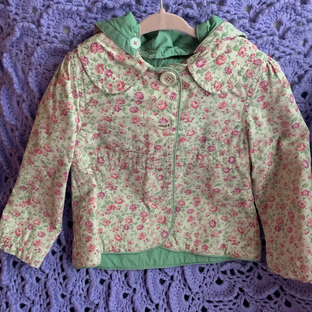 girls coat size 3t. Tag missing.GUC no rips/stains